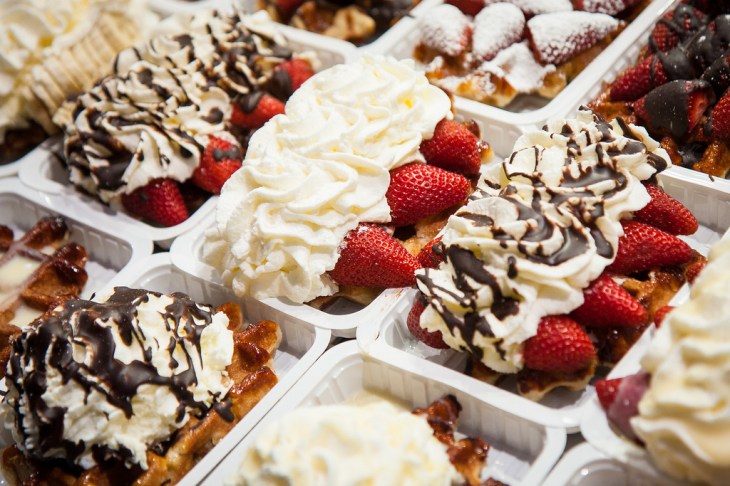 belgian_waffles_toppings